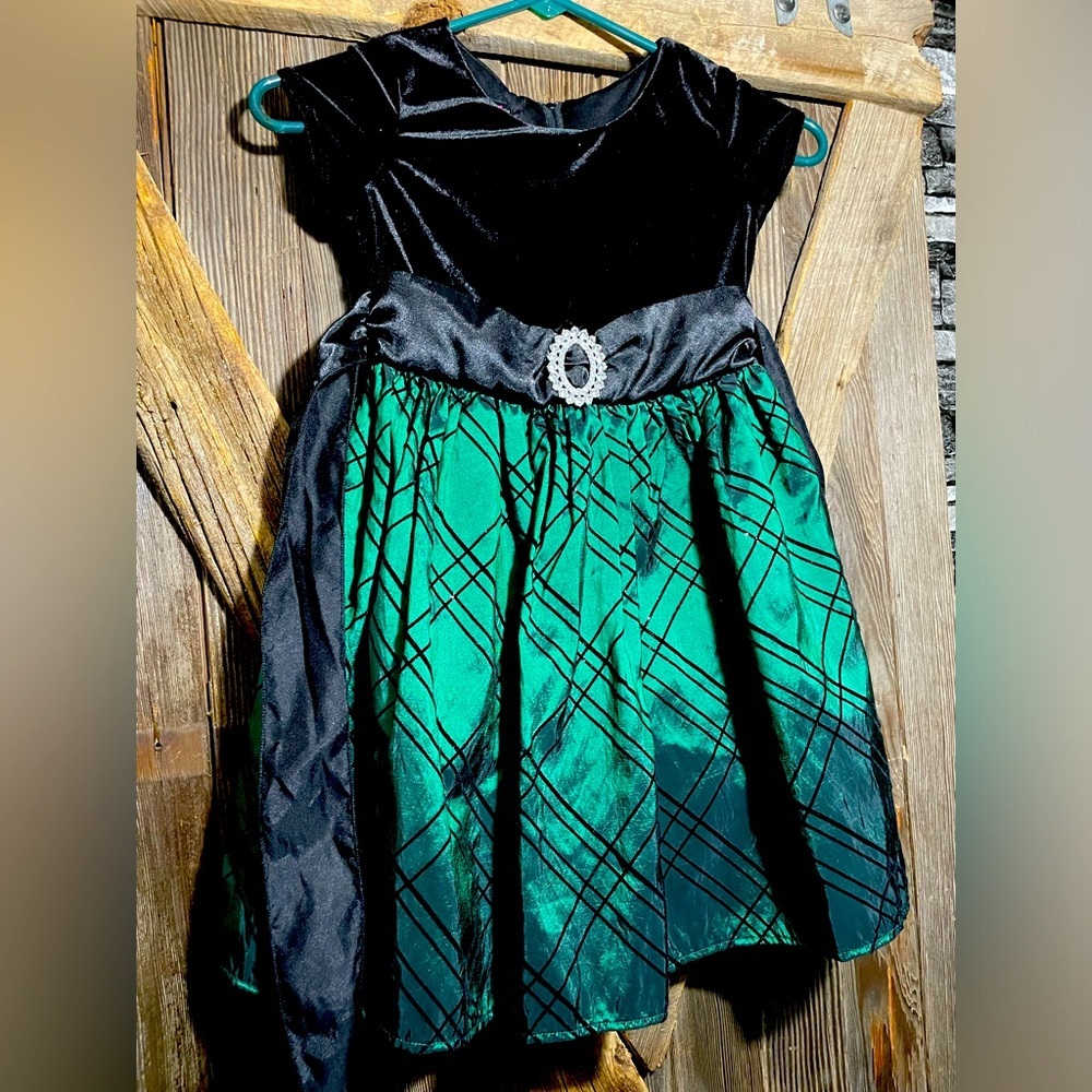 Holiday Dress Girls 6 Iz Byer Girl Black Velvet Rhinestone Belt/ Green Christmas